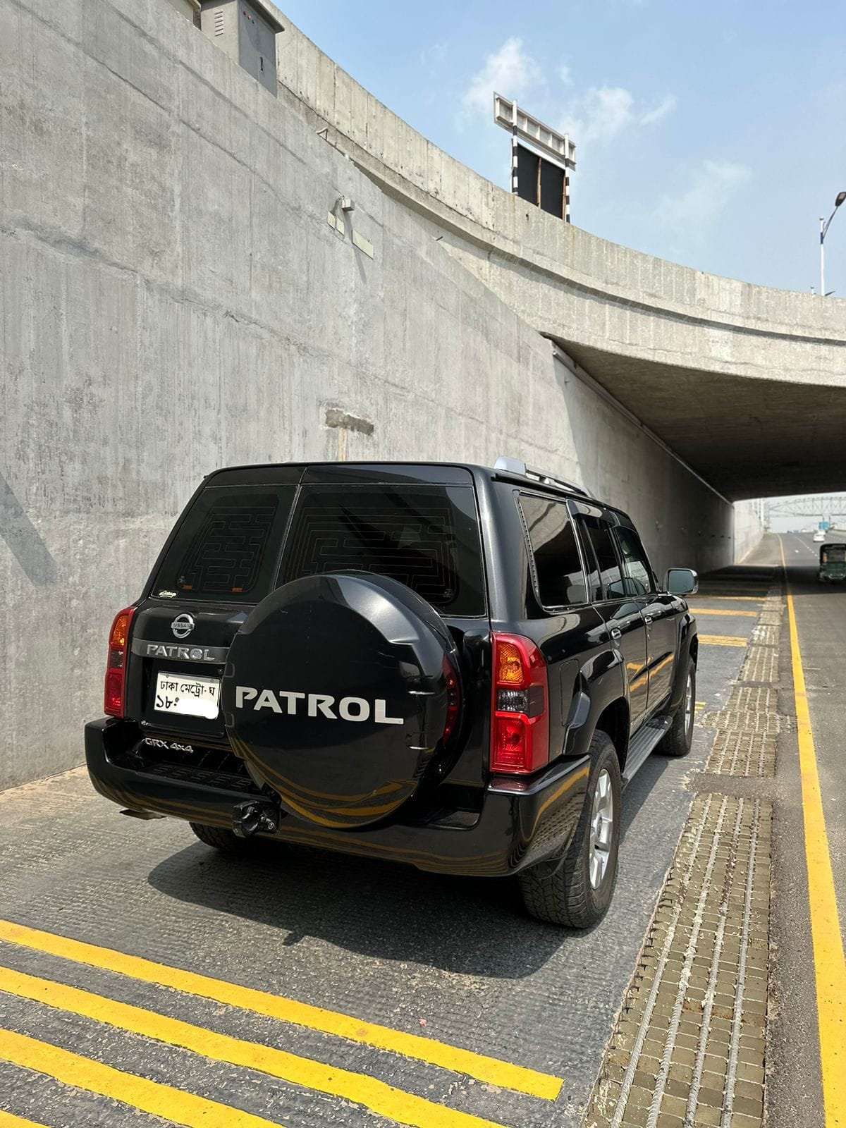 
								Nissan Patrol Y61 2009 full									