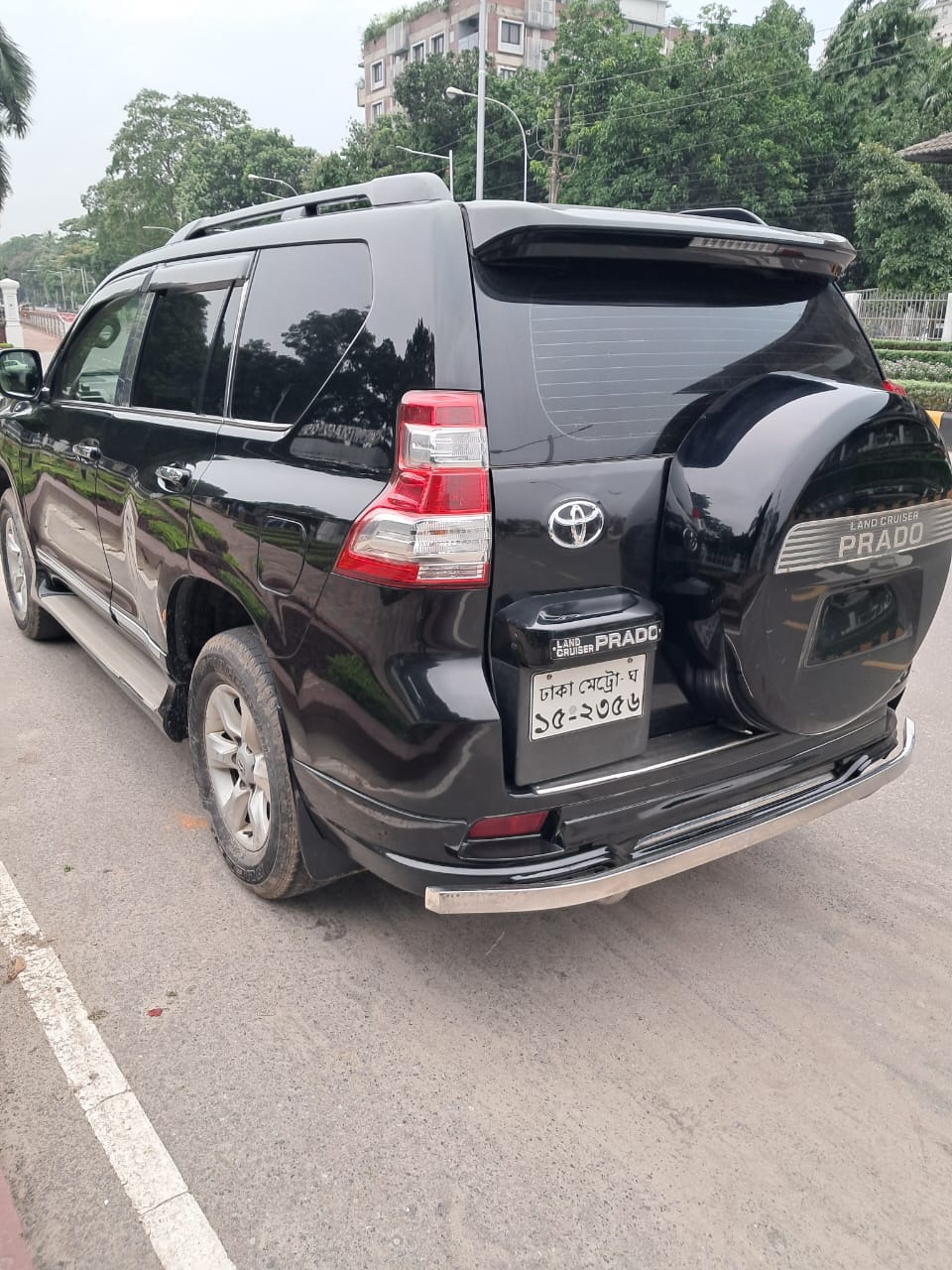 
								Toyota Land Cruiser Prado with Sunroof 2013 full									