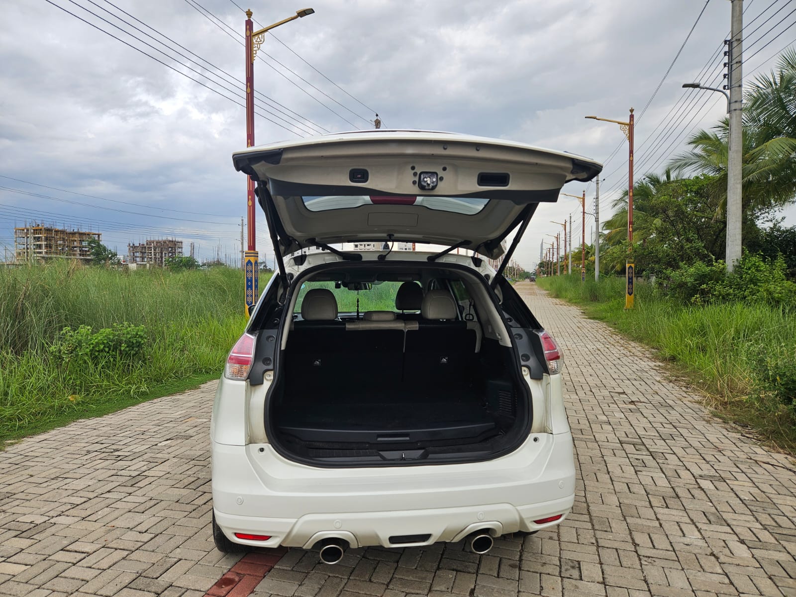 
								Nissan X Trail Hybrid 2016 (Mode Premier Version) full									