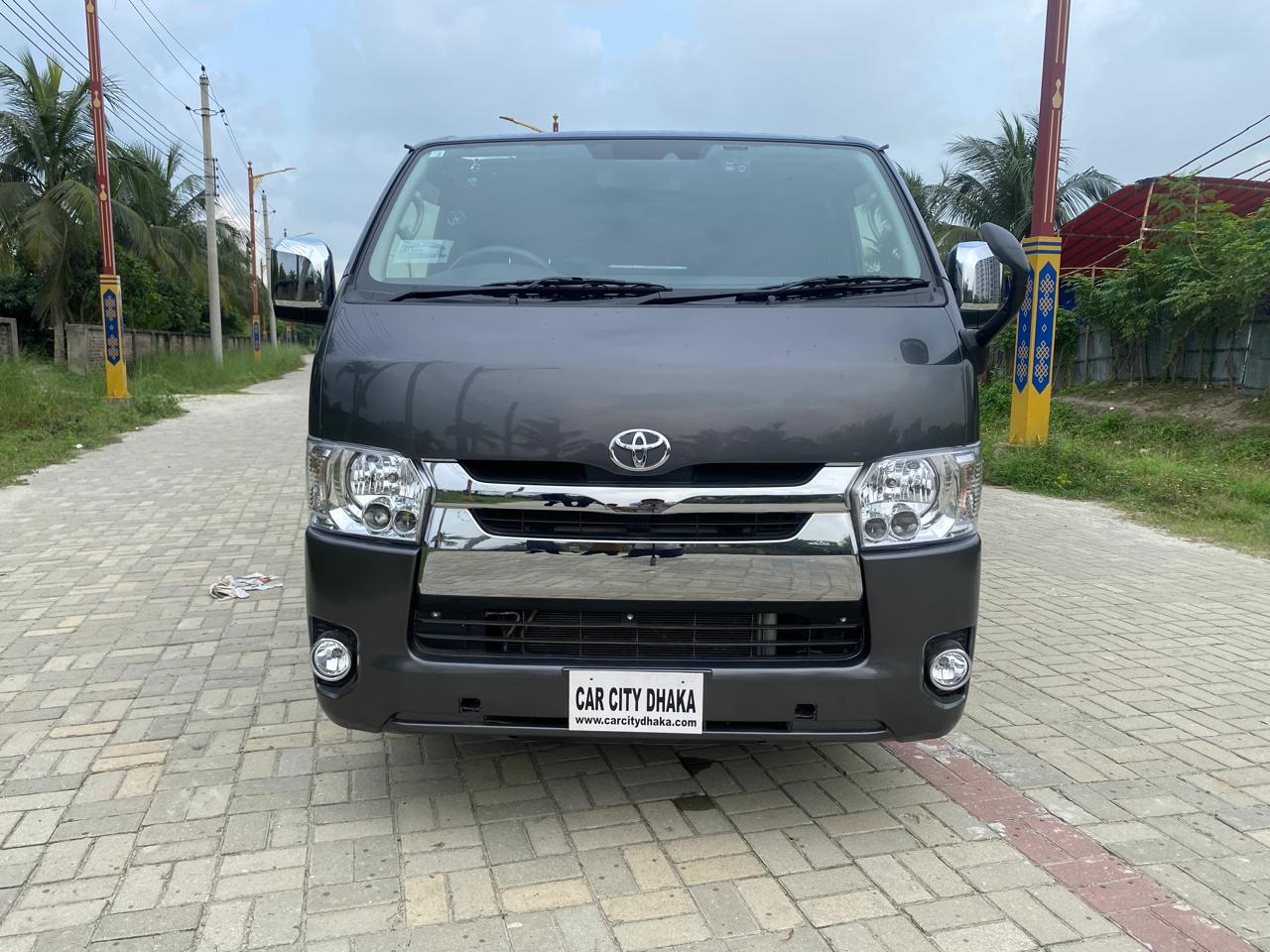 
								Re-Condition Toyota Hiace 2021 full									