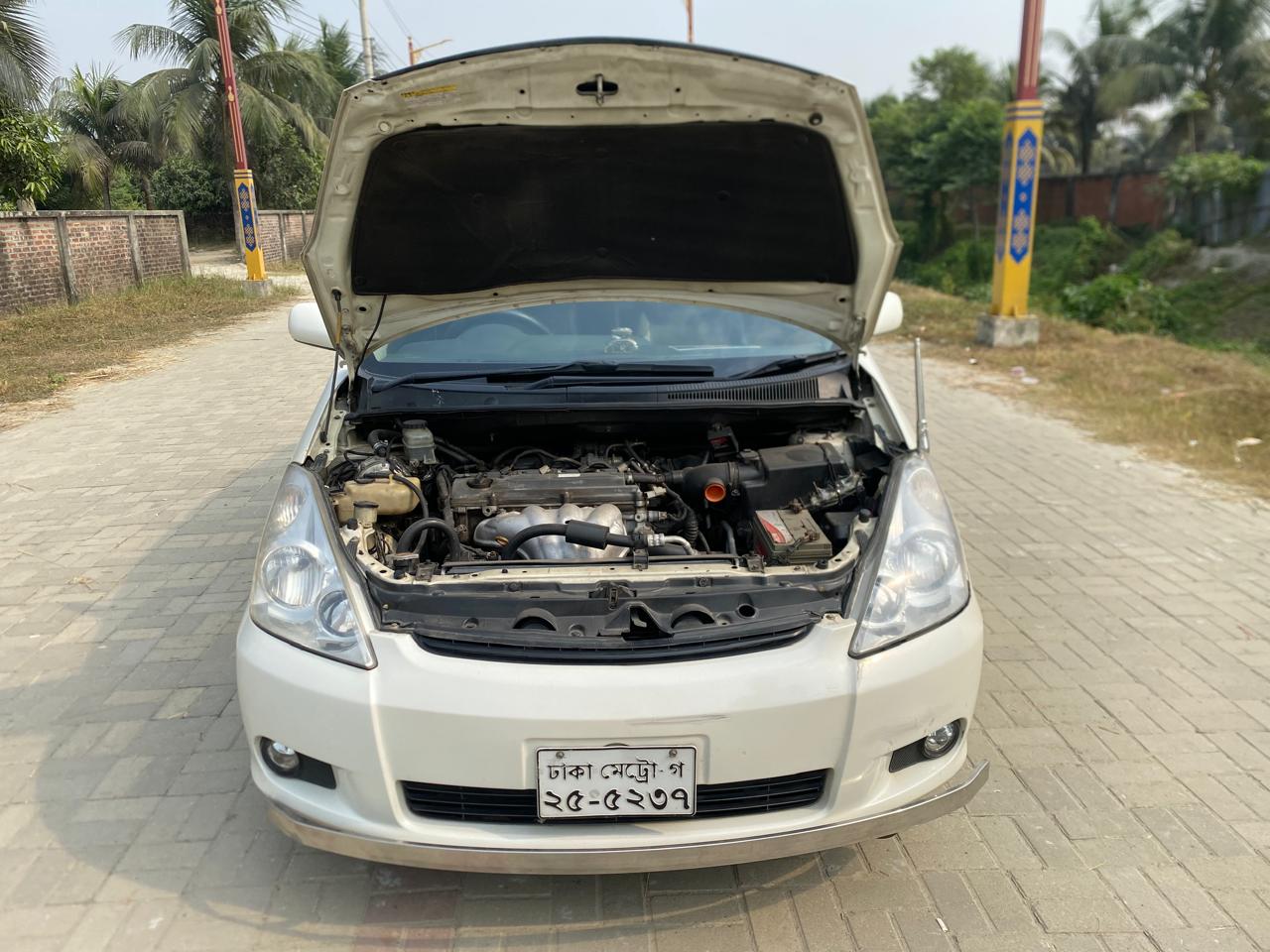 
								Toyota Wish 2004 (7 Seater) full									