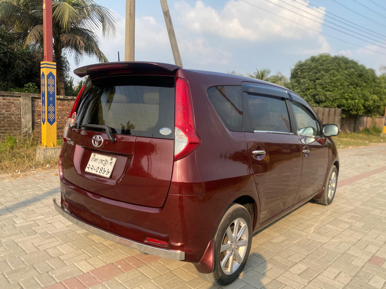 
								Toyota Passo Sette 2009 full									