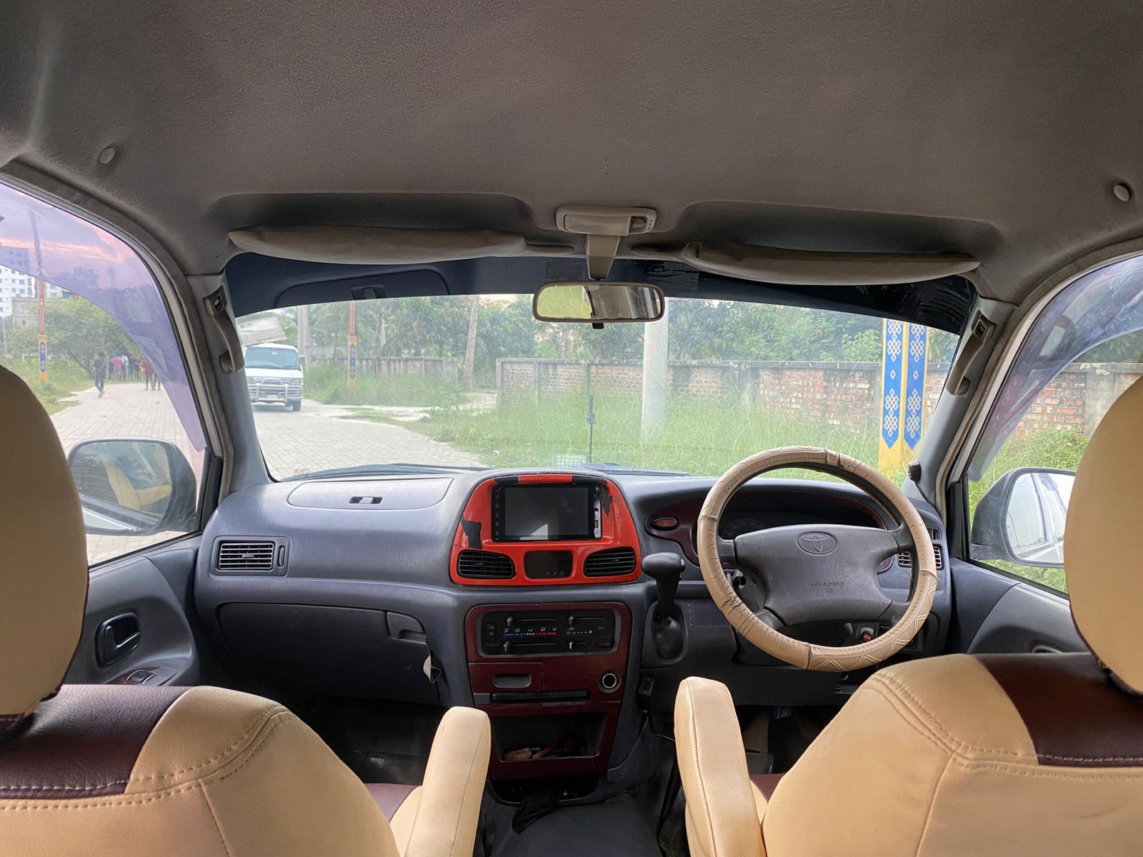 
								Toyota Noah KR42 GL (Low Floor)2004 full									