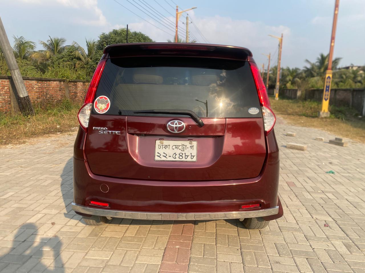 
								Toyota Passo Sette 2009 full									