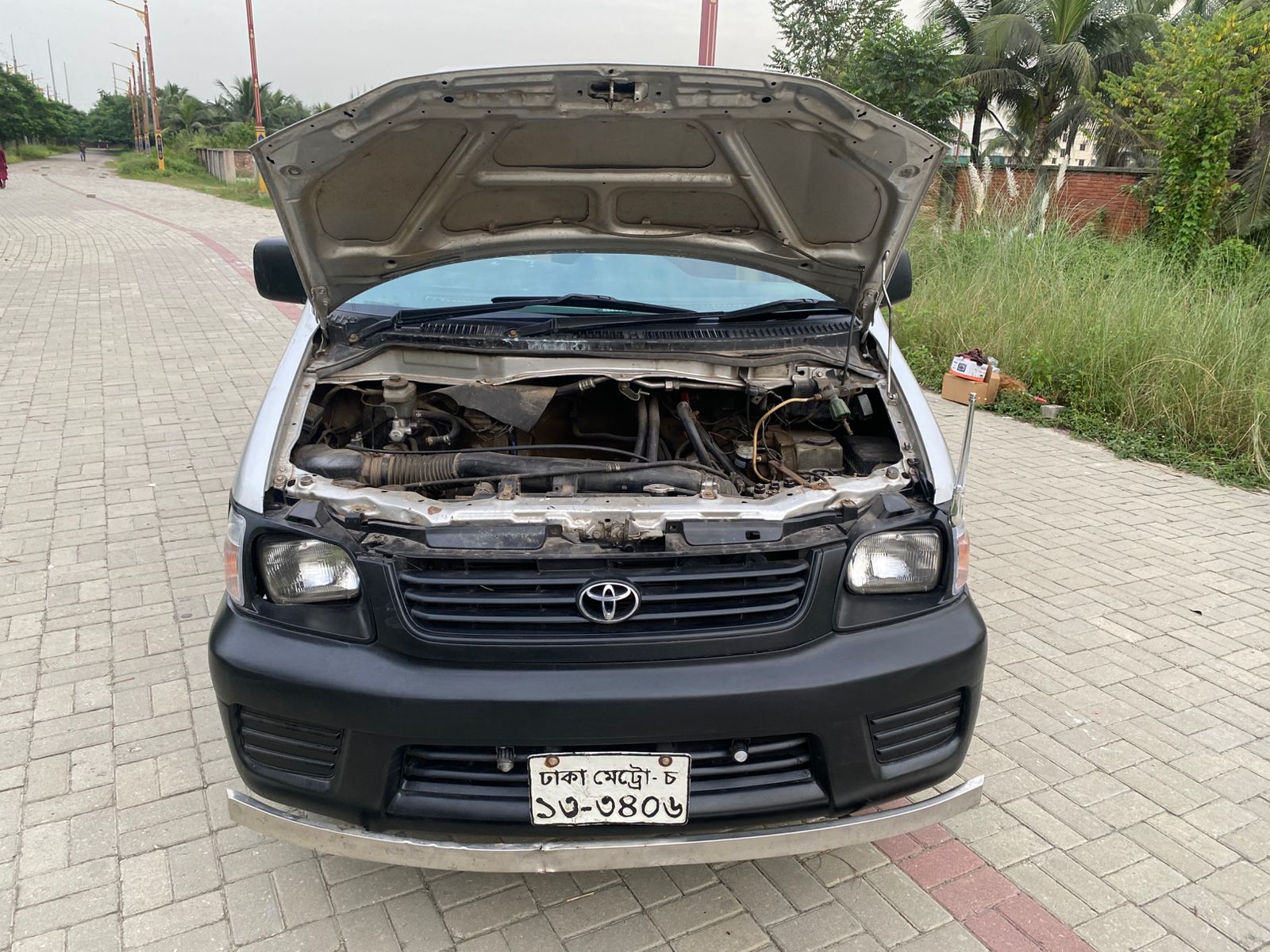 
								Toyota Noah KR42 GL (Low Floor)2004 full									