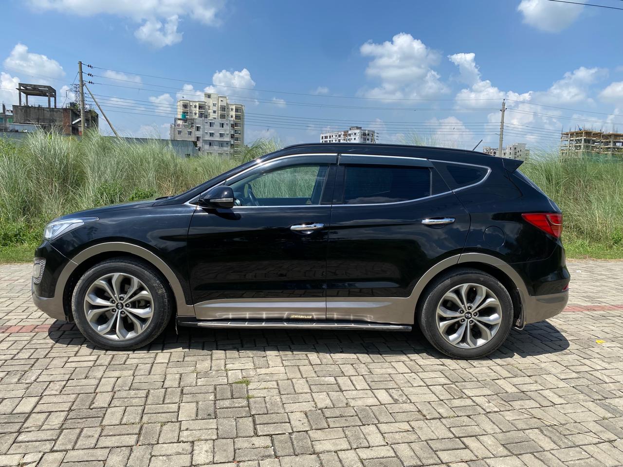 
								Hyundai SANTA FE 2015 (Sunroof+Moonroof ) full									