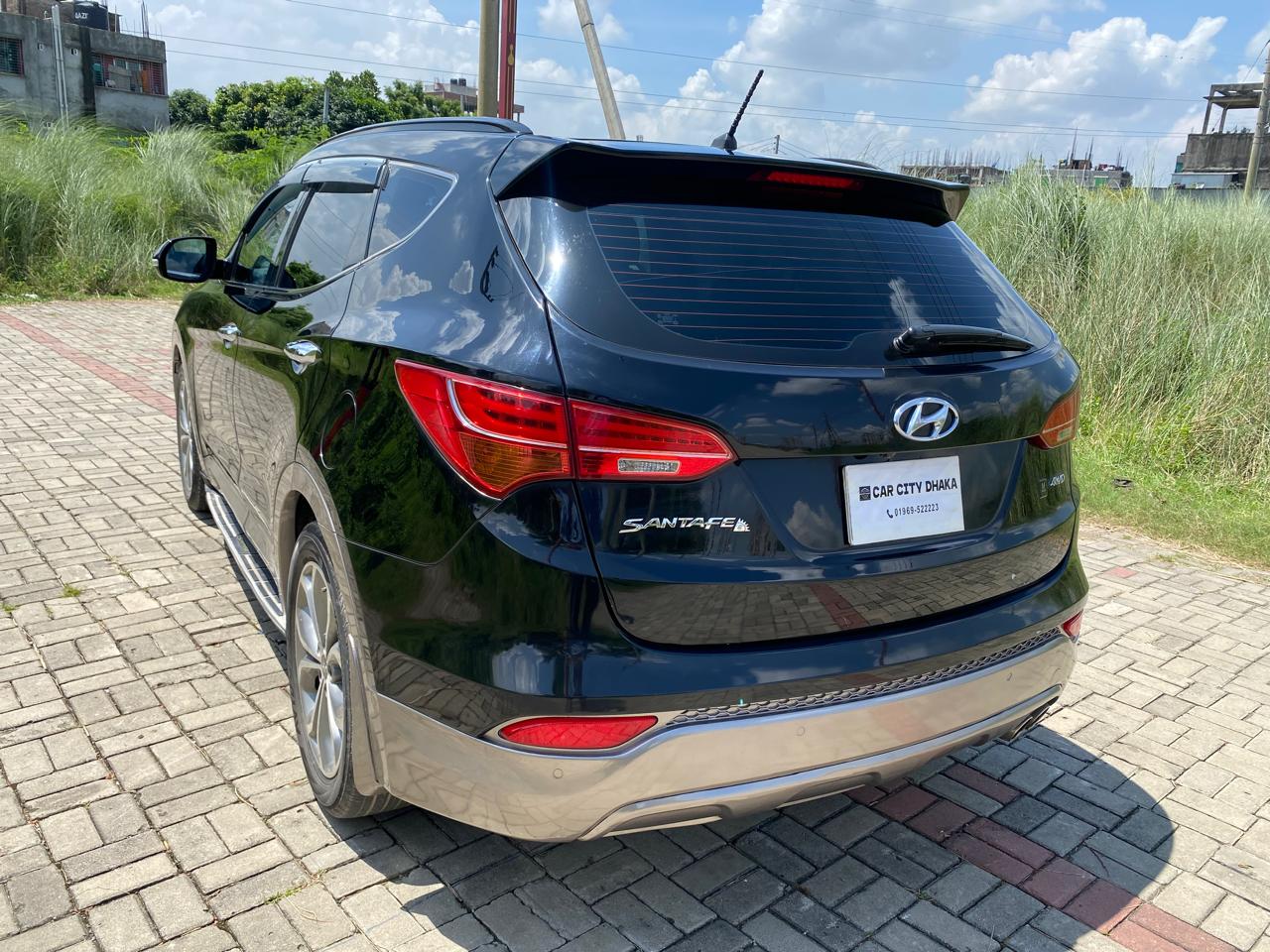 
								Hyundai SANTA FE 2015 (Sunroof+Moonroof ) full									
