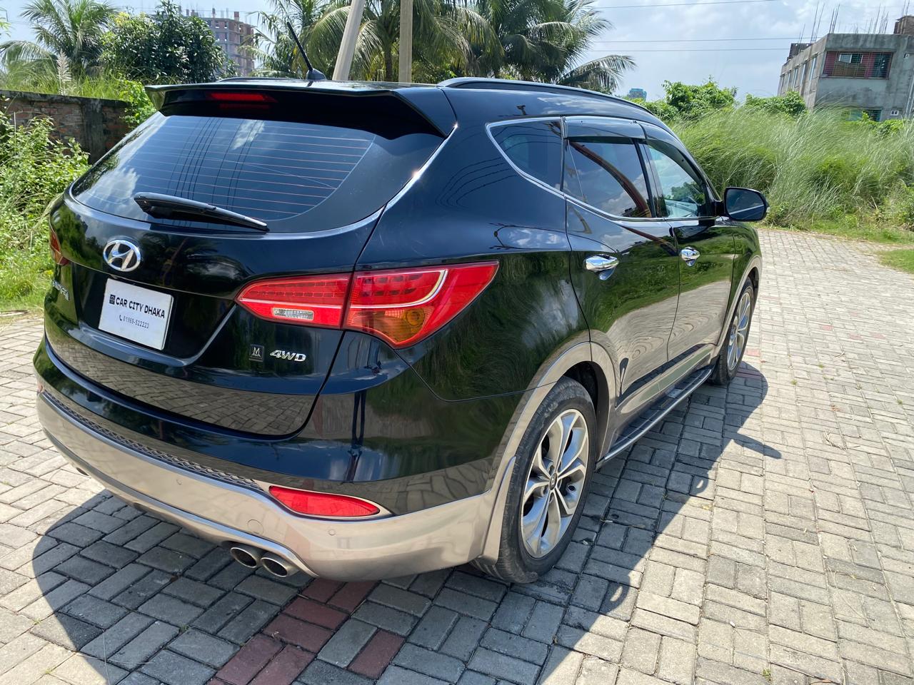 
								Hyundai SANTA FE 2015 (Sunroof+Moonroof ) full									