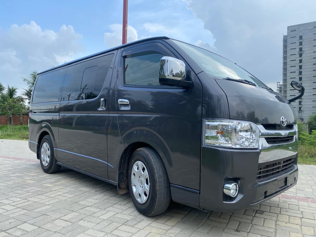 
								Re-Condition Toyota Hiace 2021 full									