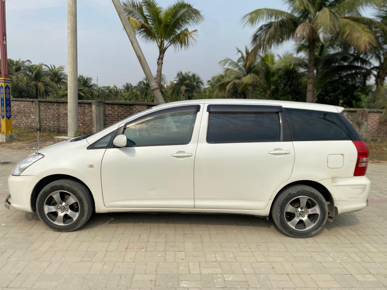 
								Toyota Wish 2004 (7 Seater) full									