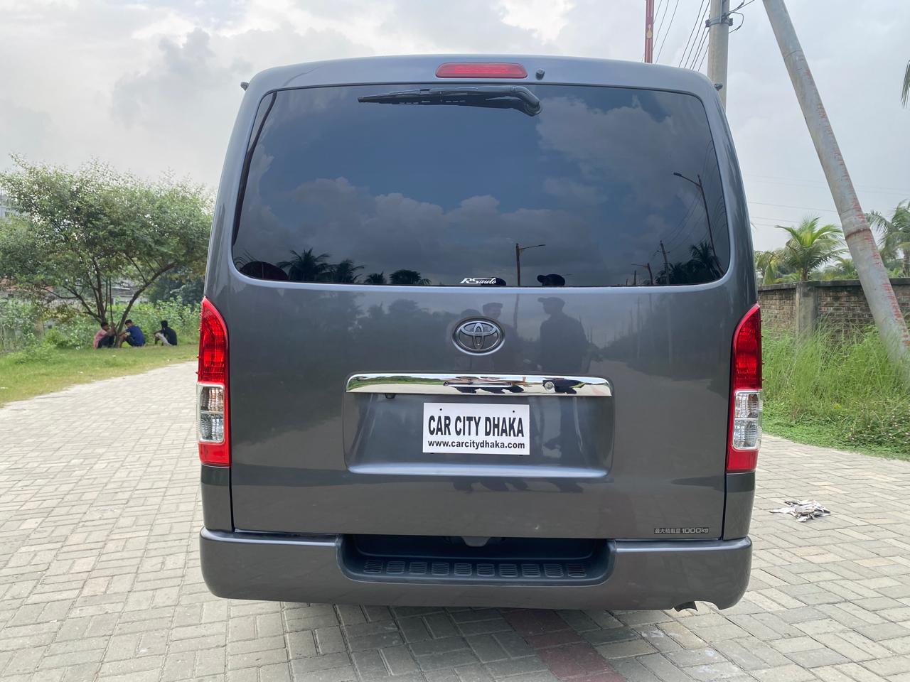 
								Re-Condition Toyota Hiace 2021 full									