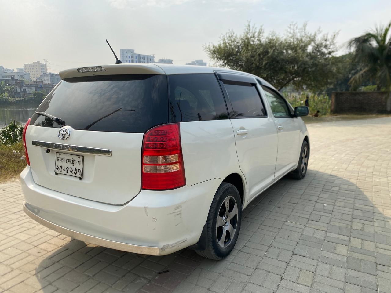 
								Toyota Wish 2004 (7 Seater) full									