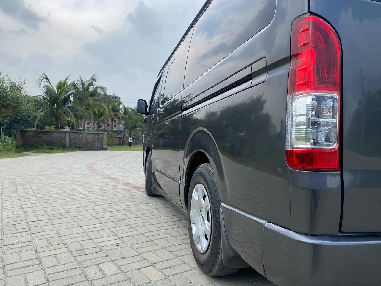 
								Re-Condition Toyota Hiace 2021 full									