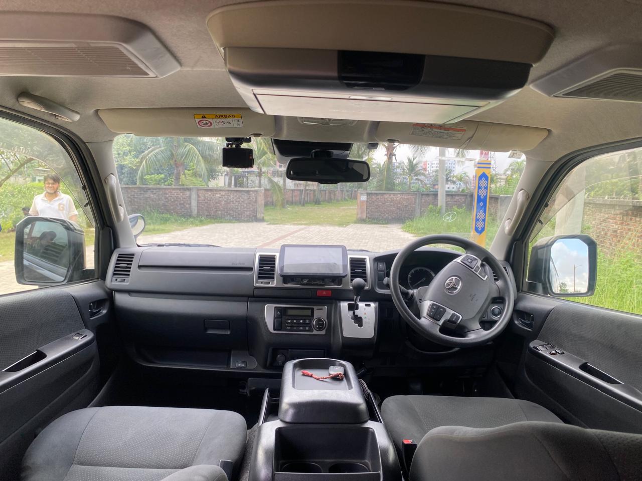 
								Re-Condition Toyota Hiace 2021 full									