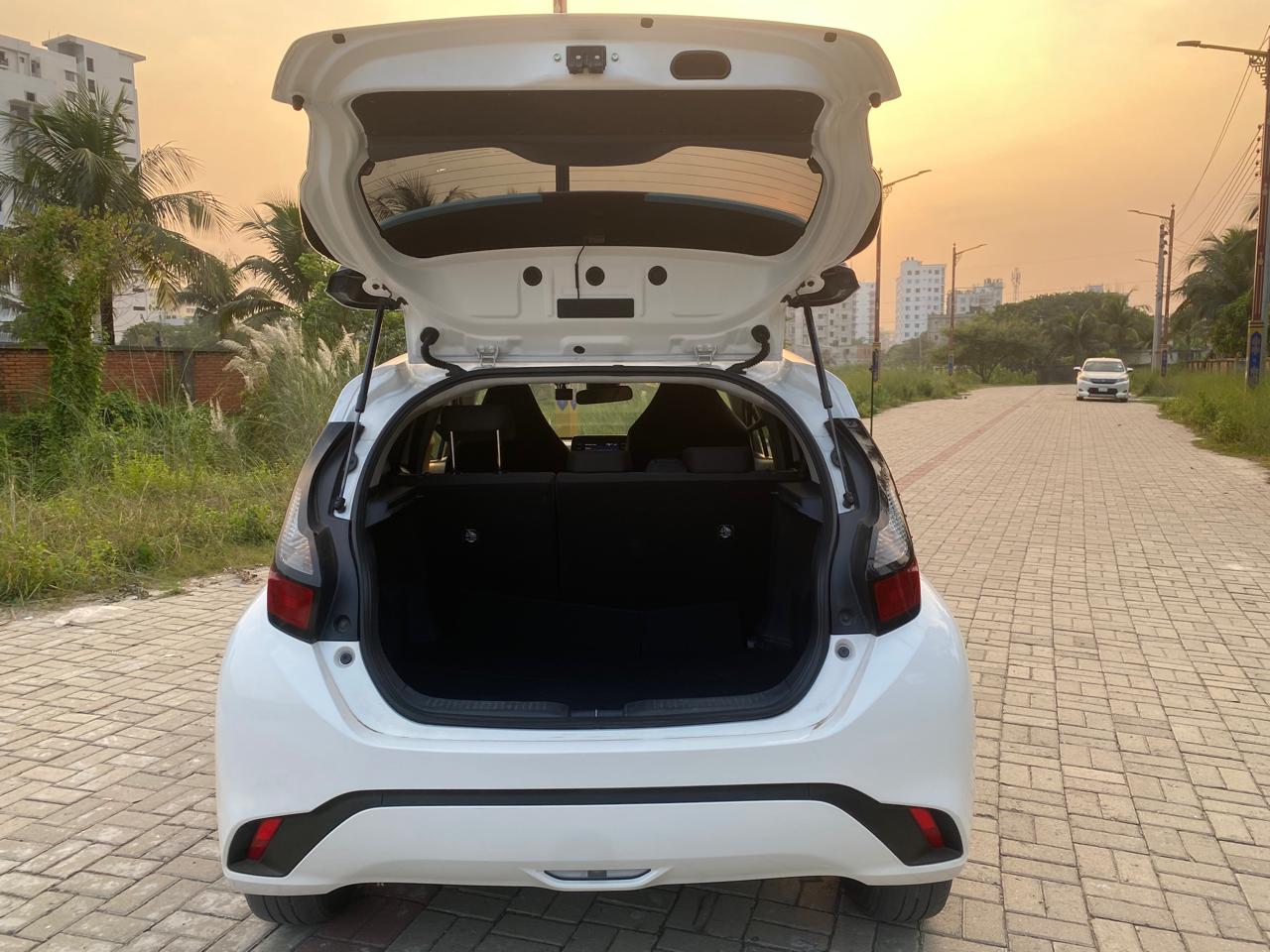 
								Re-Condition Toyota Aqua Hybrid 2022 full									
