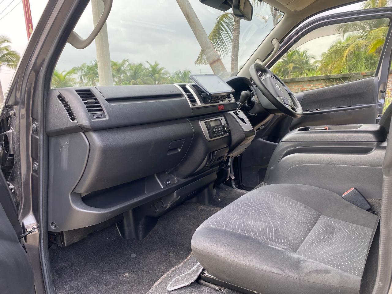 
								Re-Condition Toyota Hiace 2021 full									