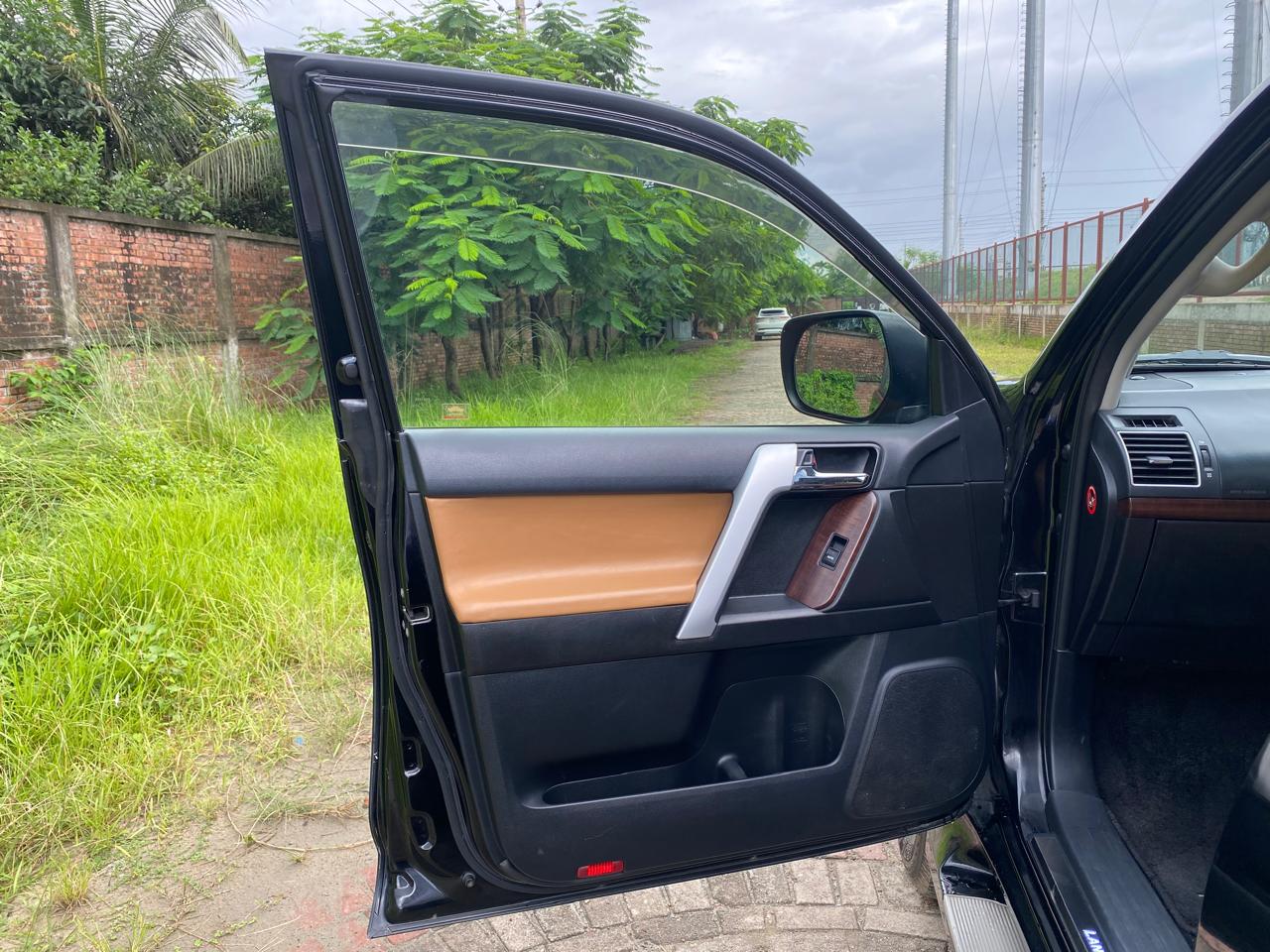 
								Toyota Land Cruiser Prado 2014 (2020 Face slip) full									