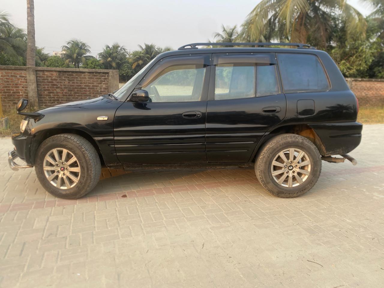 
								Toyota RAV-4 1995 full									