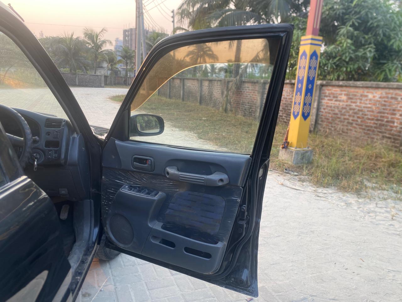 
								Toyota RAV-4 1995 full									