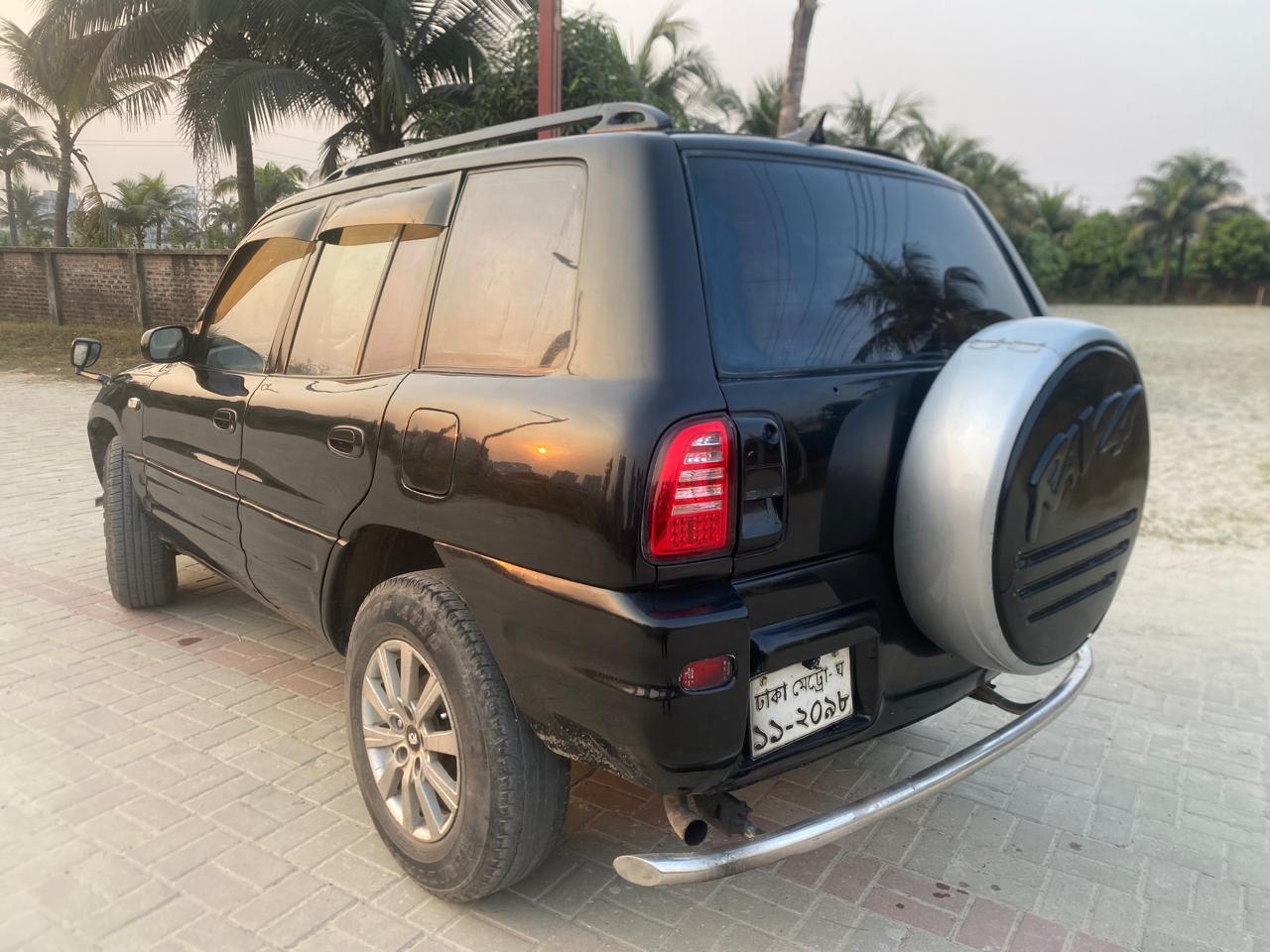 
								Toyota RAV-4 1995 full									