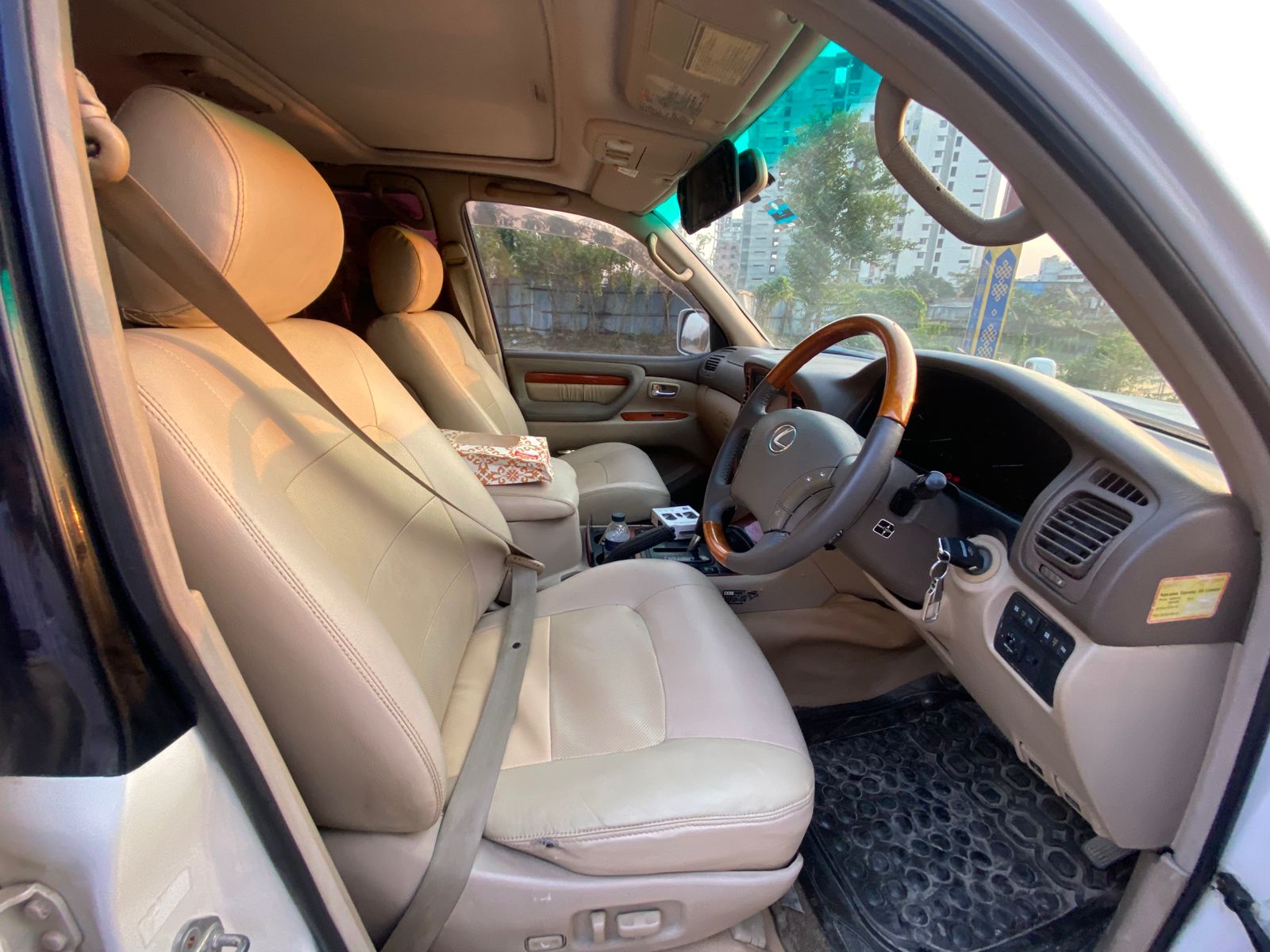 
								Toyota Lexus LX470 V8 2000 full									