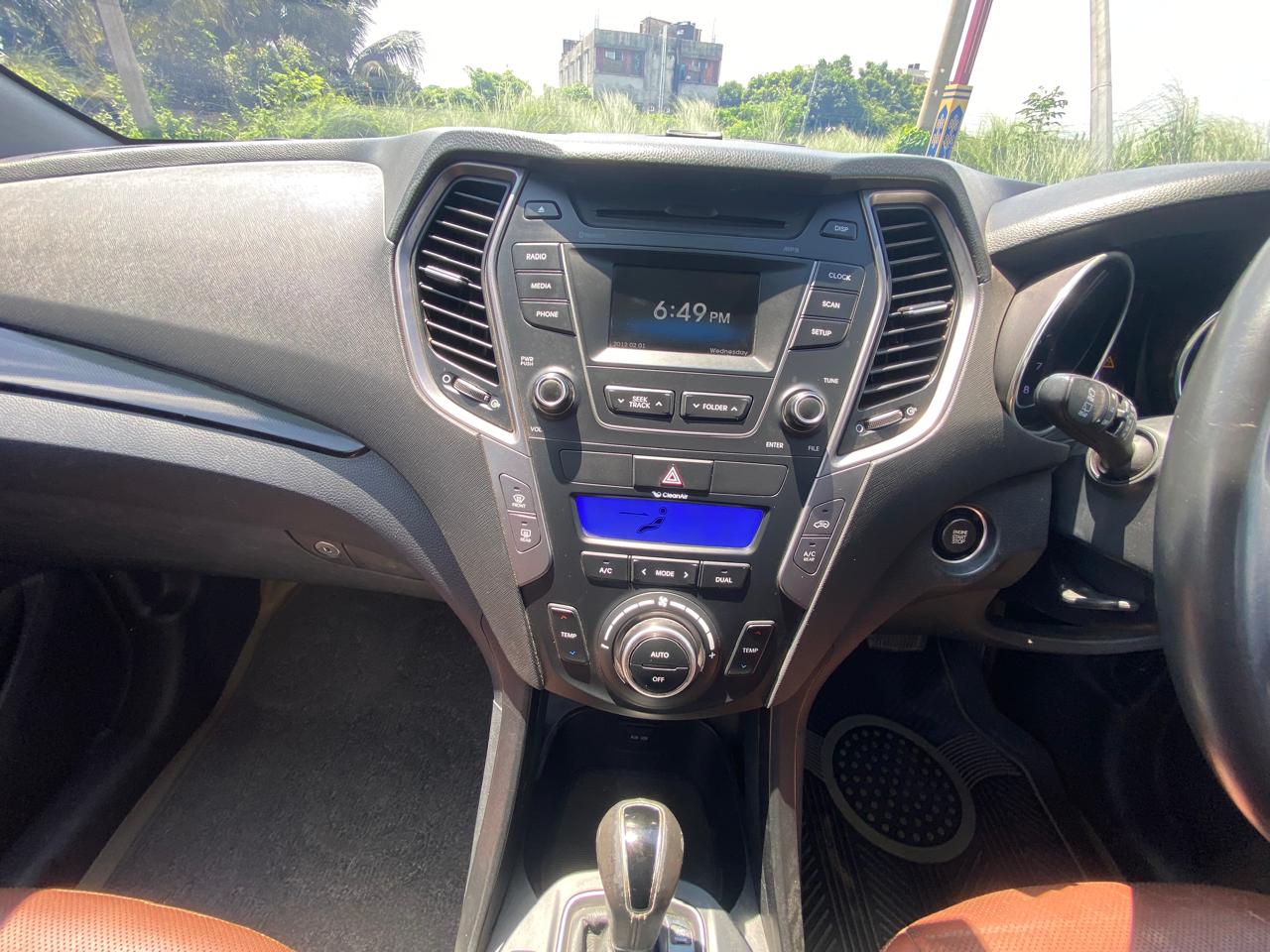 
								Hyundai SANTA FE 2015 (Sunroof+Moonroof ) full									