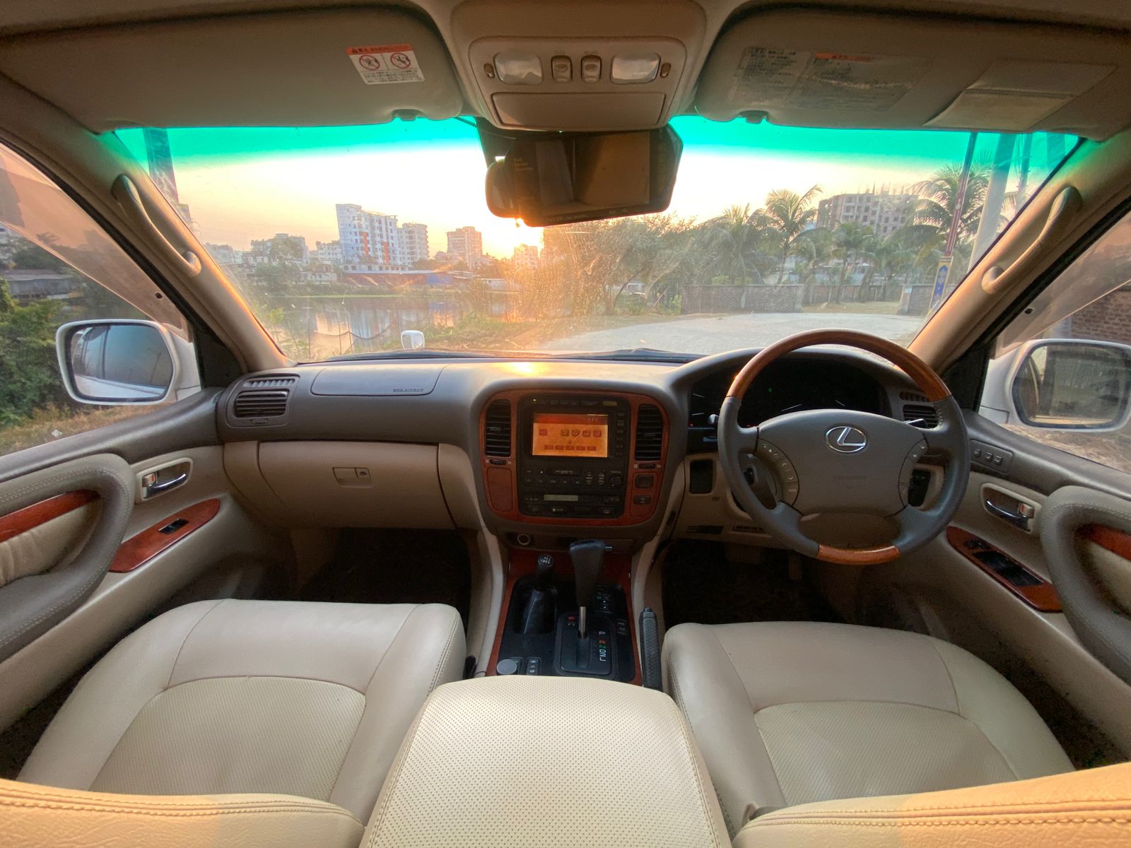 
								Toyota Lexus LX470 V8 2000 full									