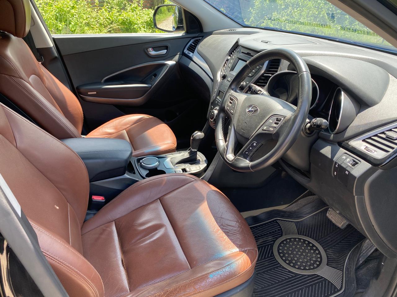 
								Hyundai SANTA FE 2015 (Sunroof+Moonroof ) full									