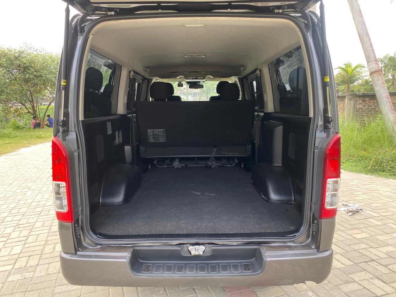 
								Re-Condition Toyota Hiace 2021 full									