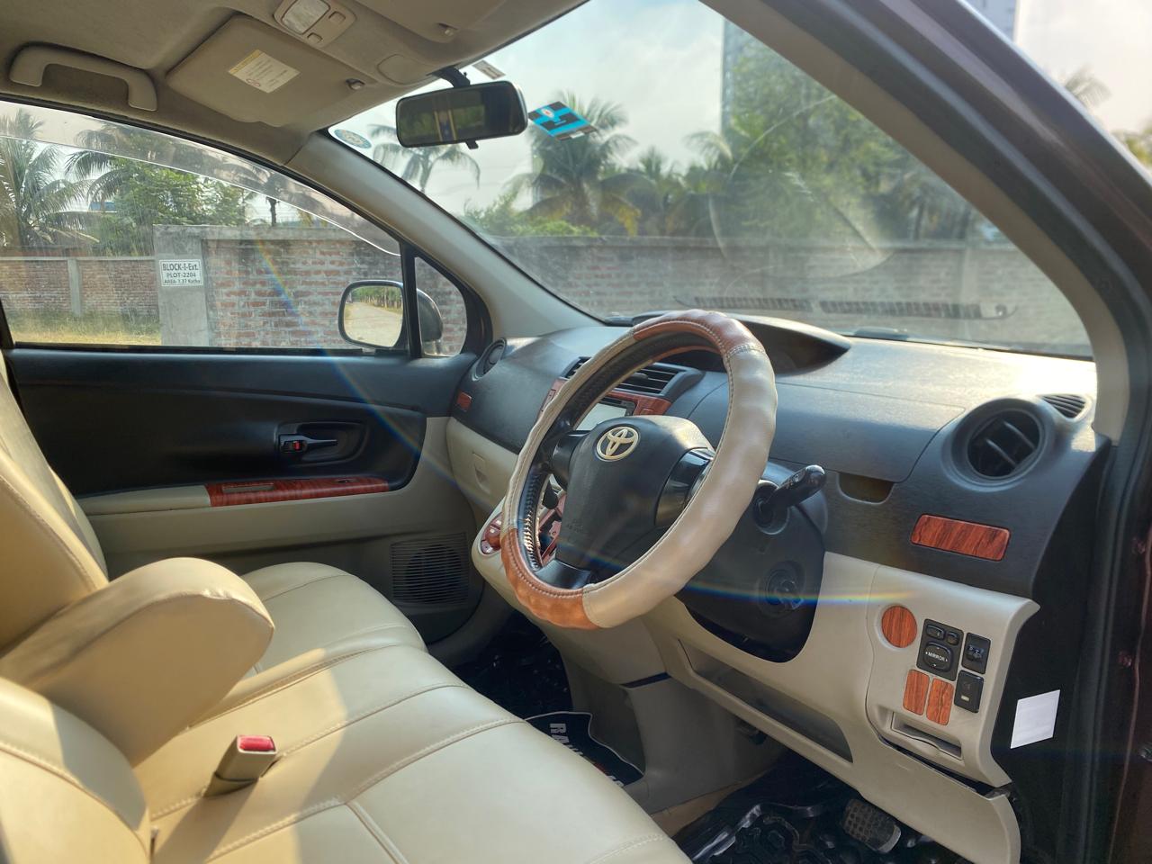 
								Toyota Passo Sette 2009 full									