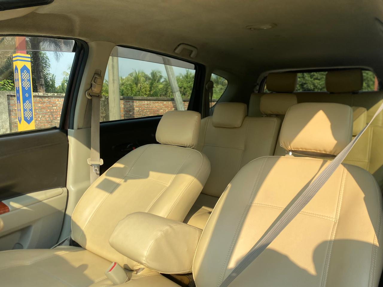 
								Toyota Passo Sette 2009 full									