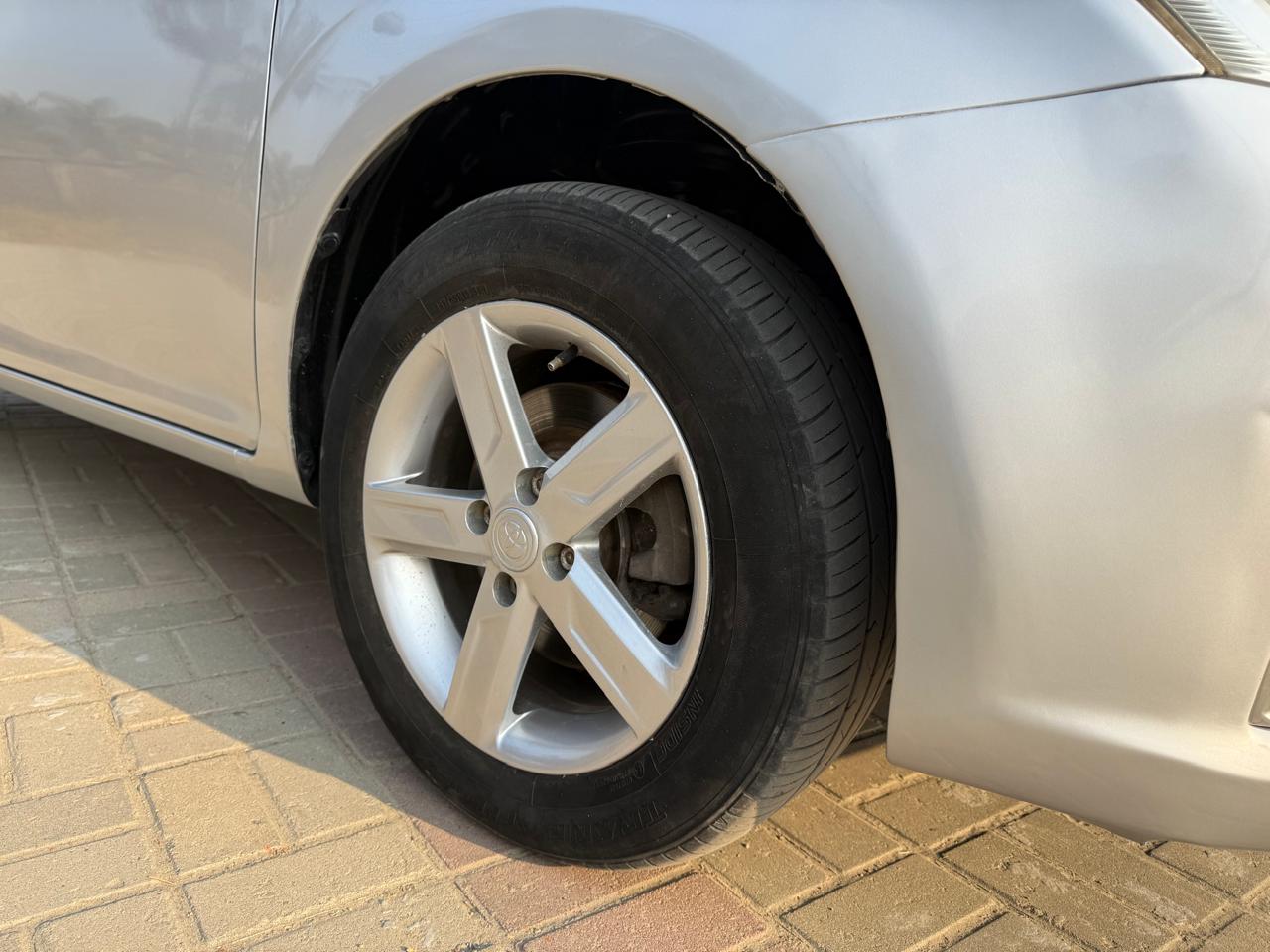 
								Toyota Corolla Fielder full									