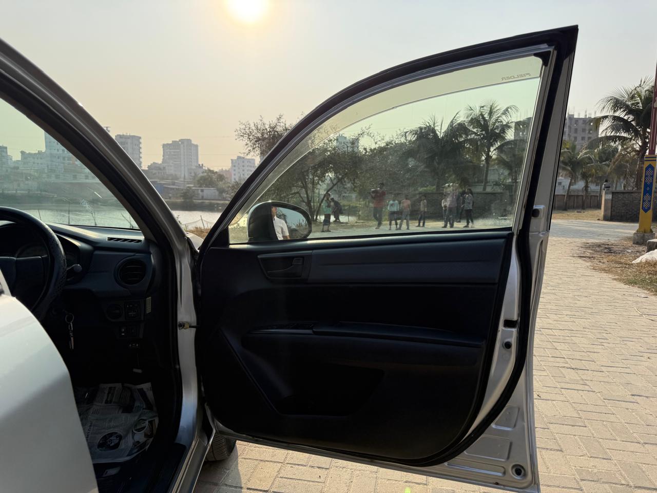 
								Toyota Corolla Fielder full									