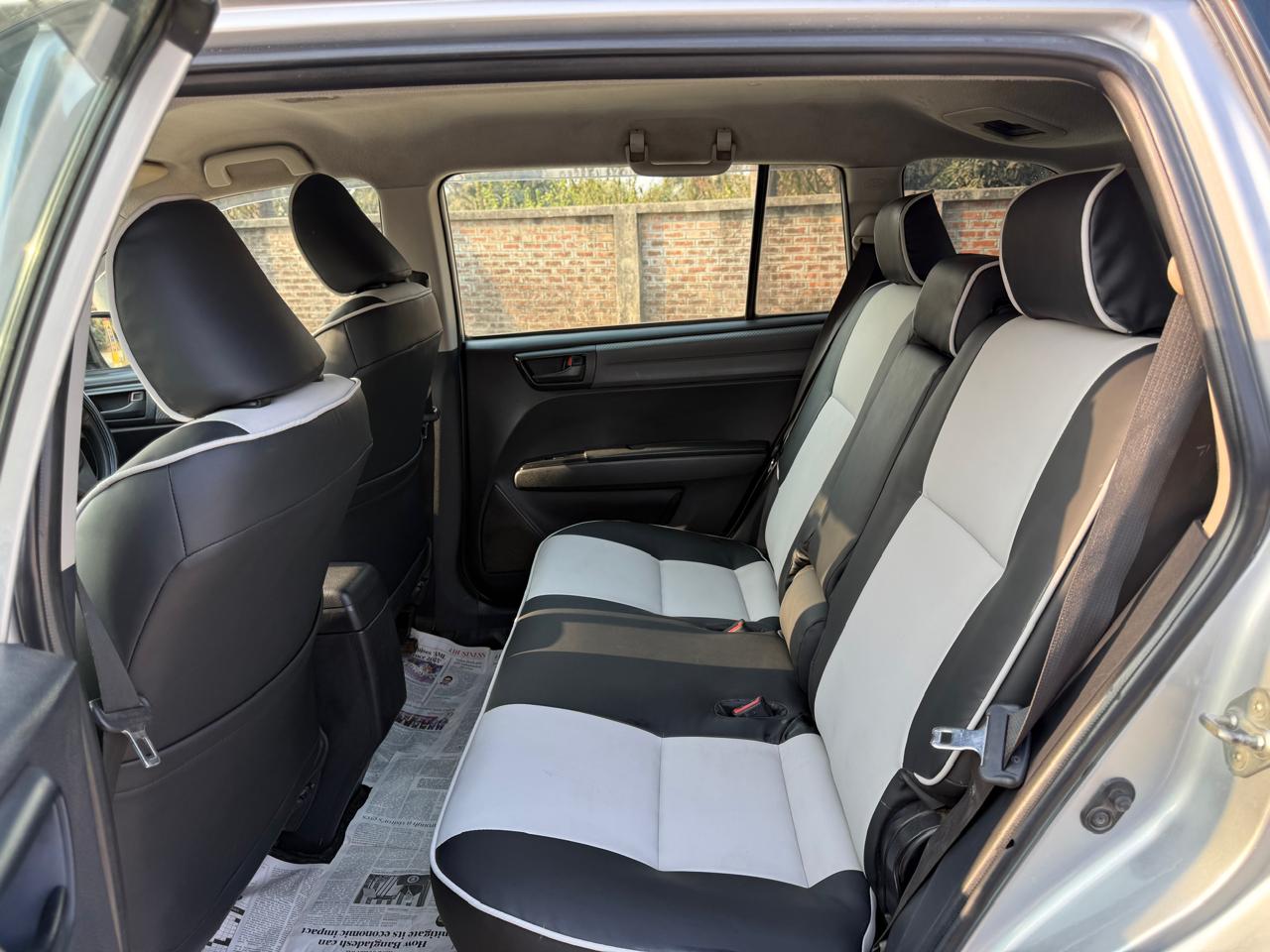 
								Toyota Corolla Fielder full									