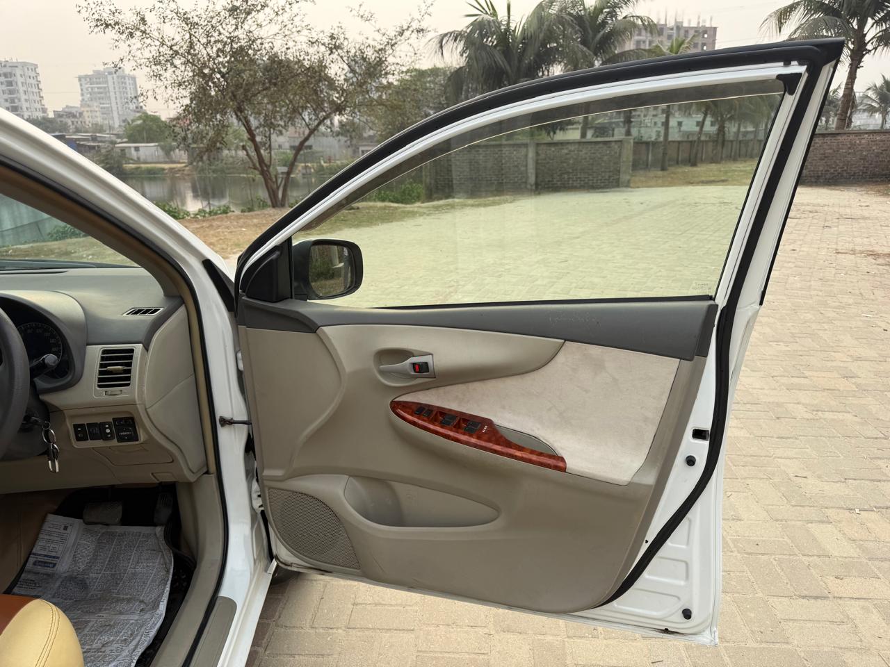 
								Toyota Axio 2011 full									