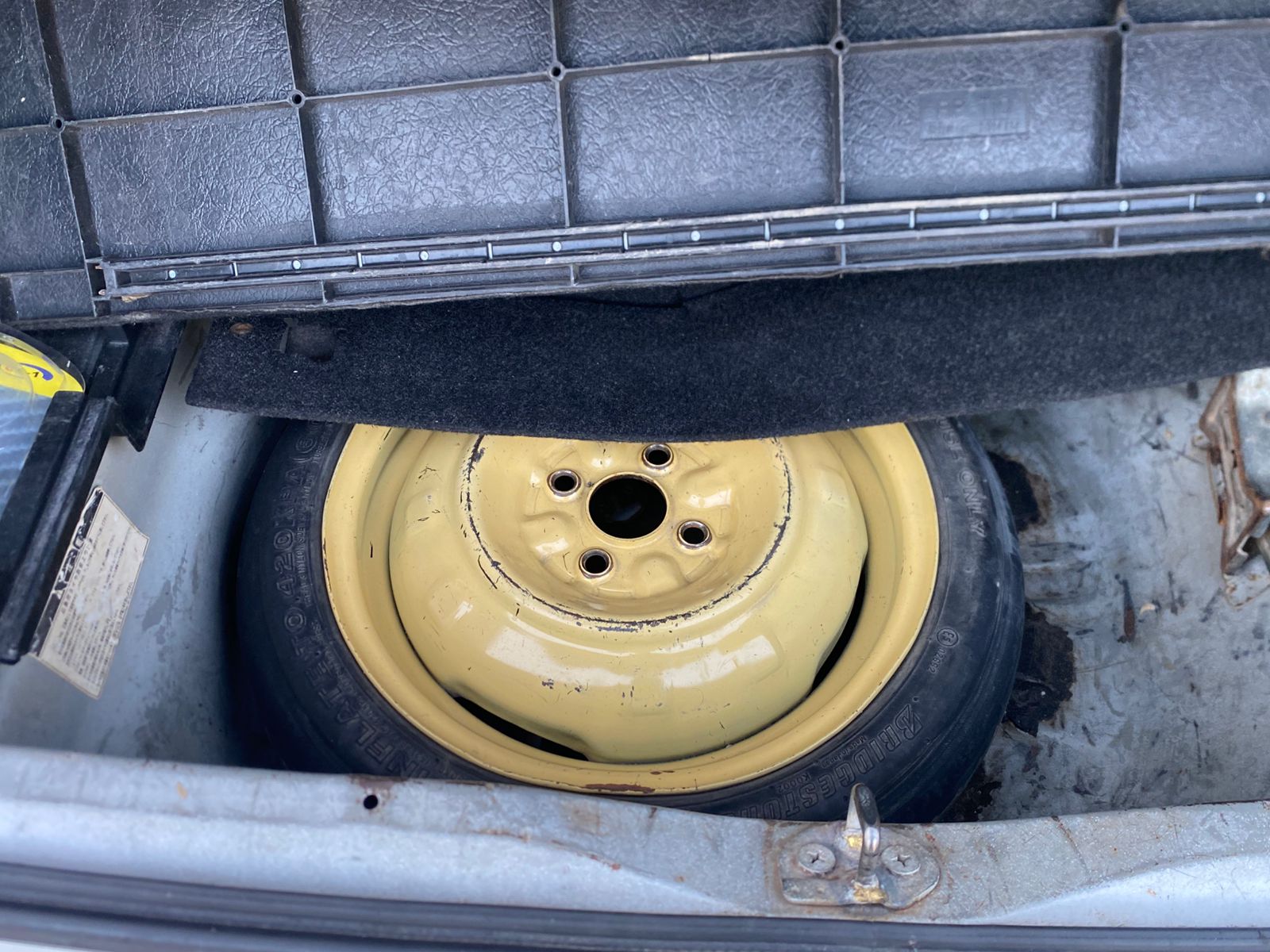 
								Toyota X Fielder 2003 full									