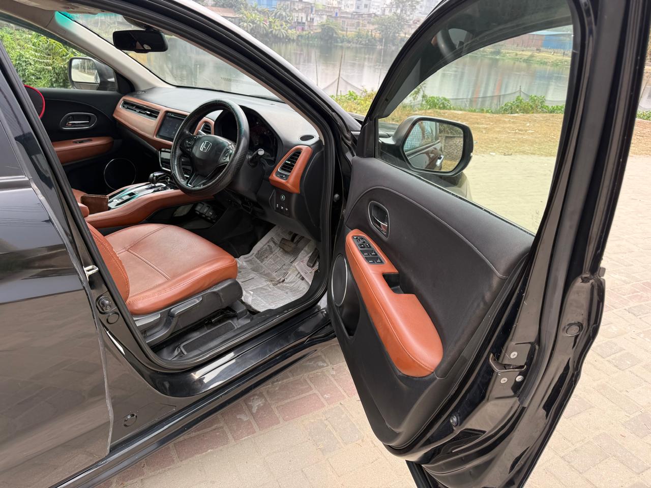 
								Honda Vezel-2014 full									
