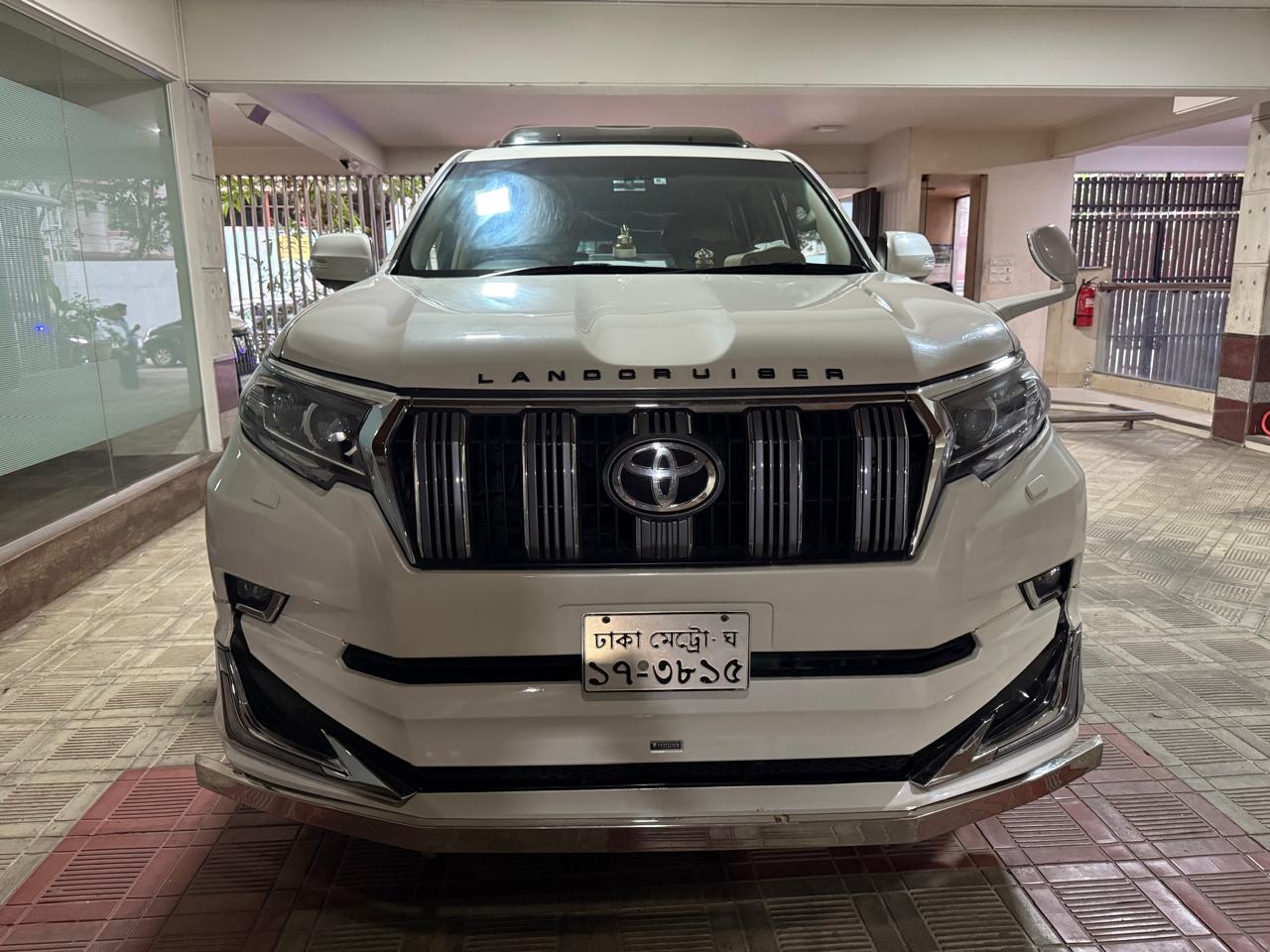 
								Toyota Land Cruiser Prado full									