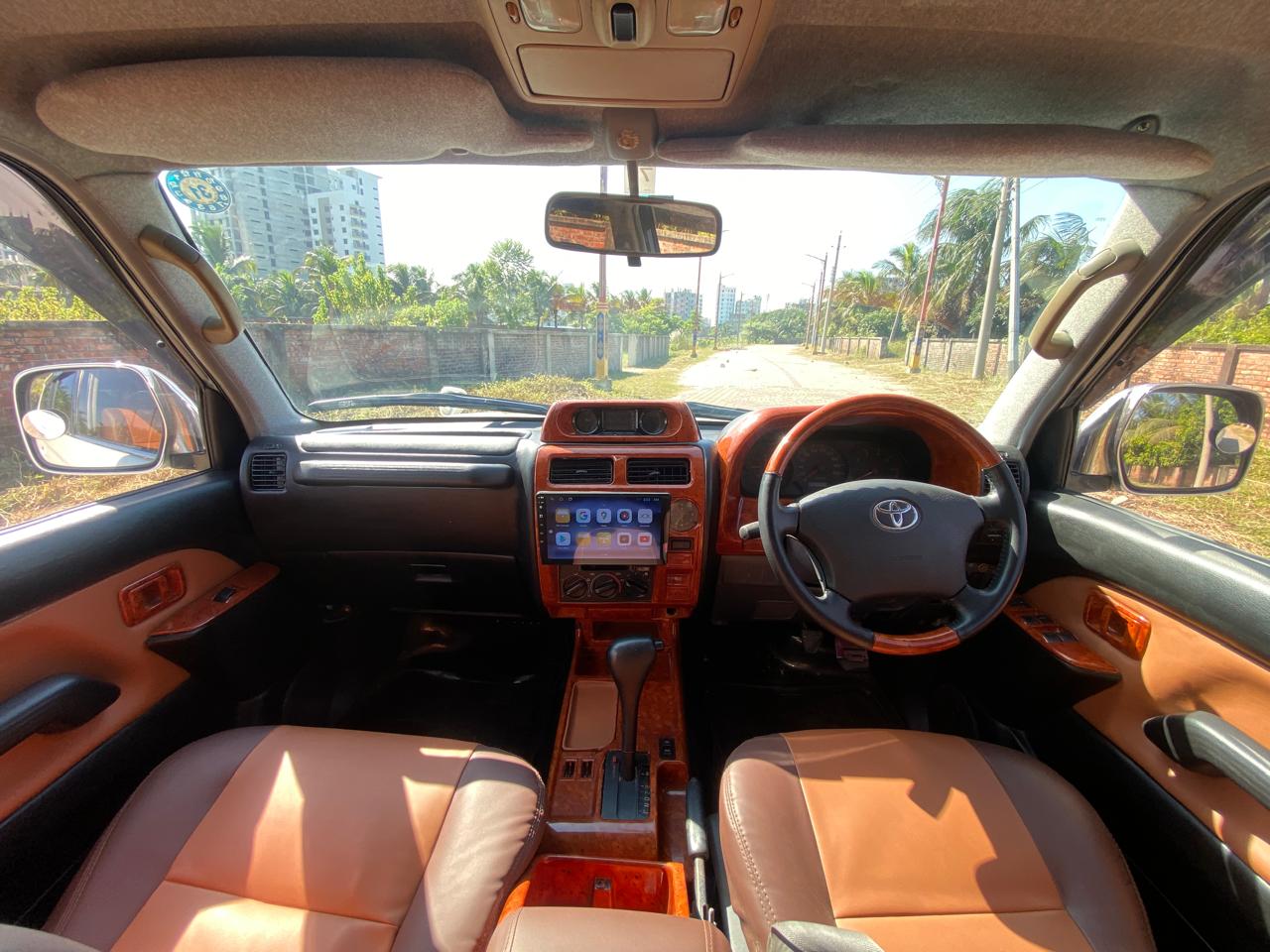 
								Toyota Land Cruiser Prado full									