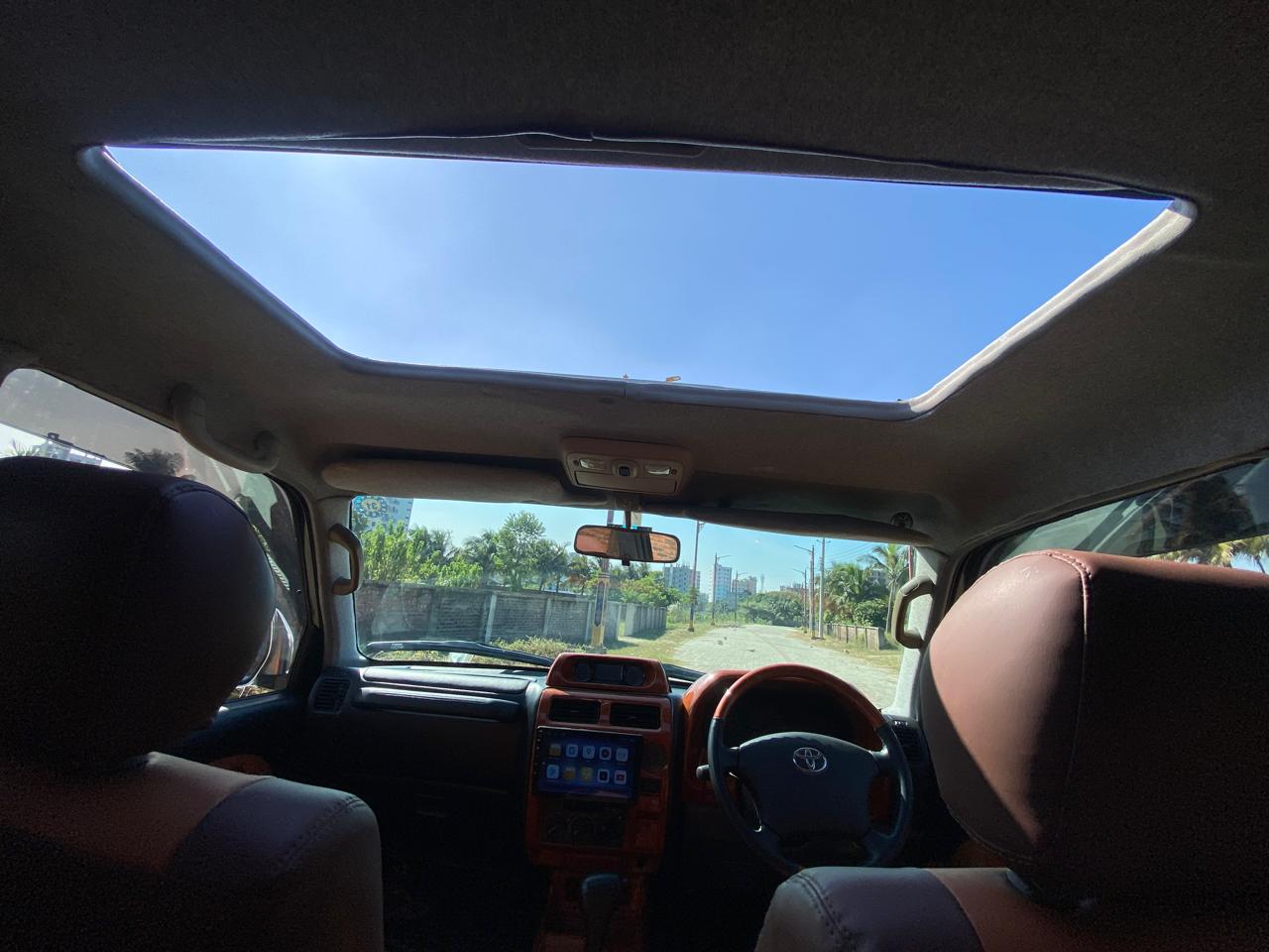 
								Toyota Land Cruiser Prado full									