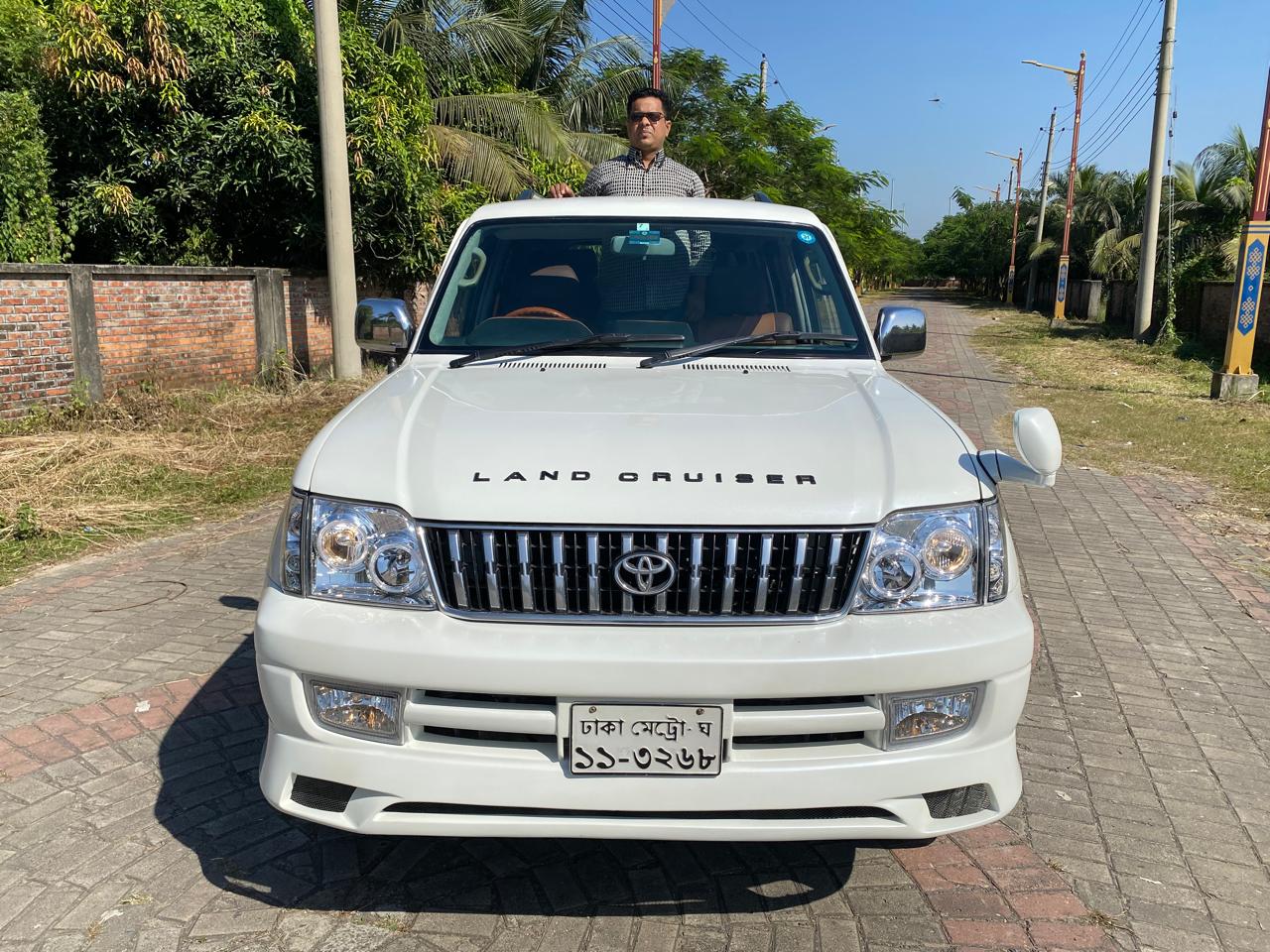 
								Toyota Land Cruiser Prado full									