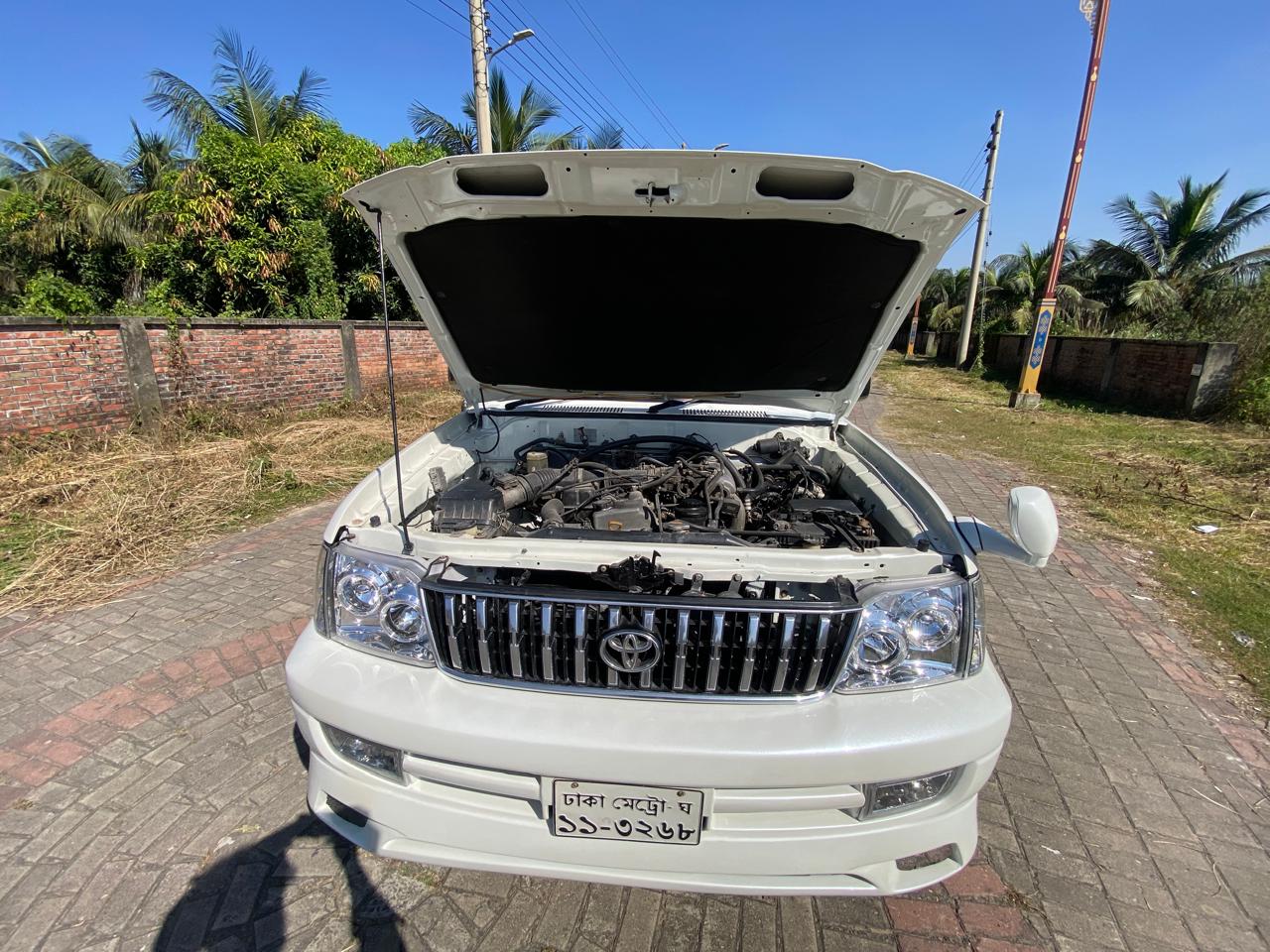 
								Toyota Land Cruiser Prado full									