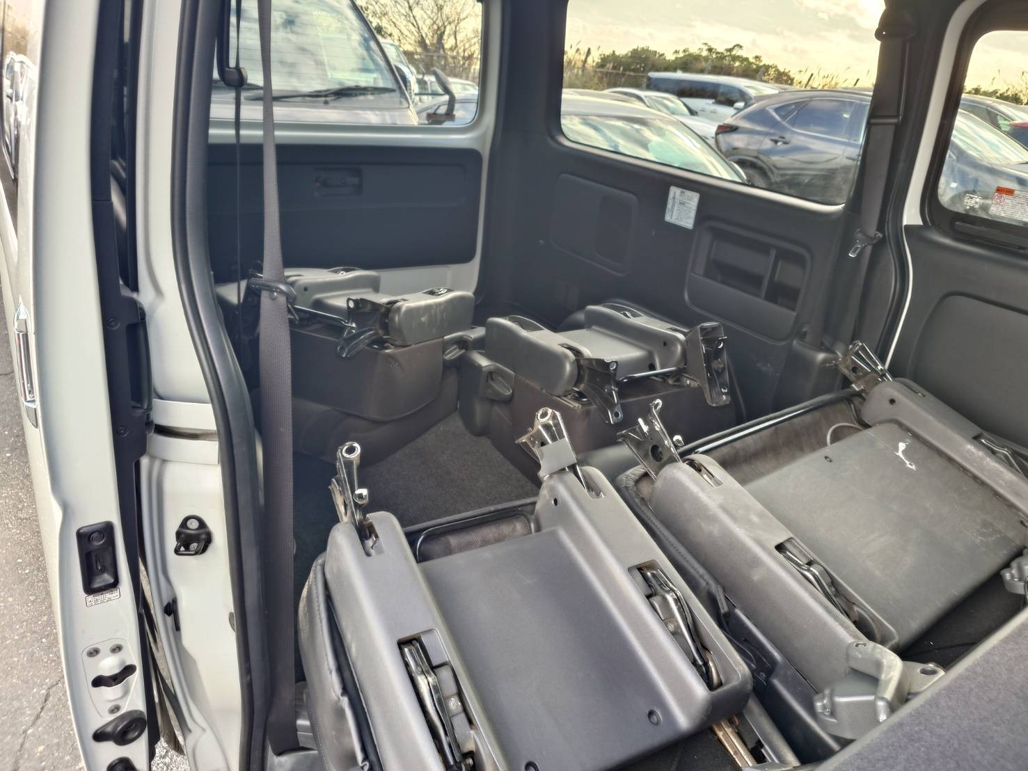 
								Reconditioned TOYOTA Hiace Super GL – 2022 full									