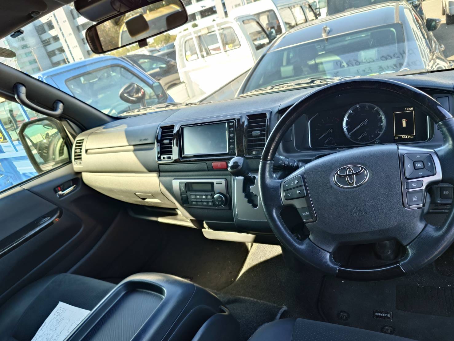 
								Reconditioned TOYOTA Hiace Super GL – 2020 full									