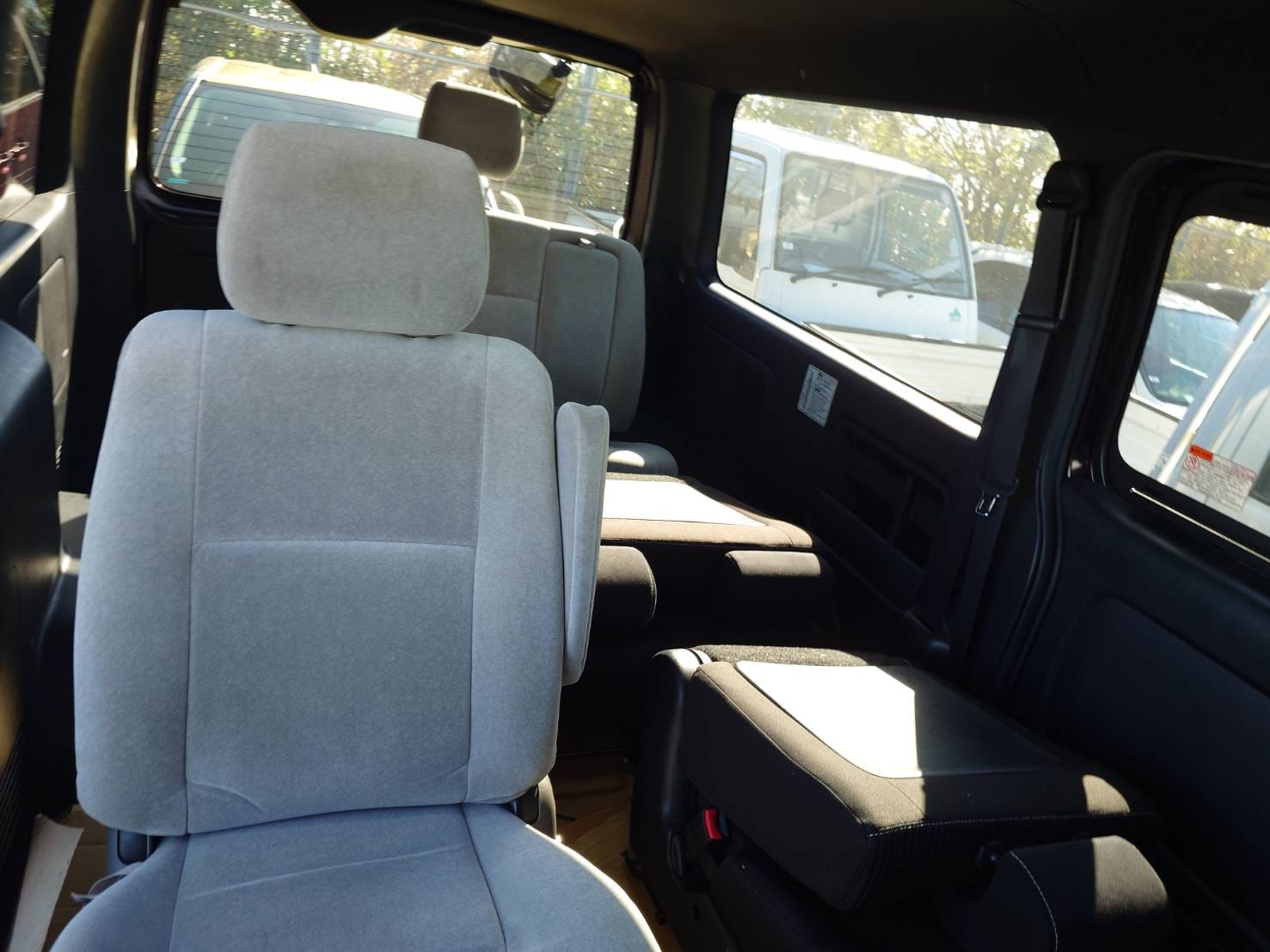 
								Reconditioned TOYOTA Hiace Super GL – 2020 full									