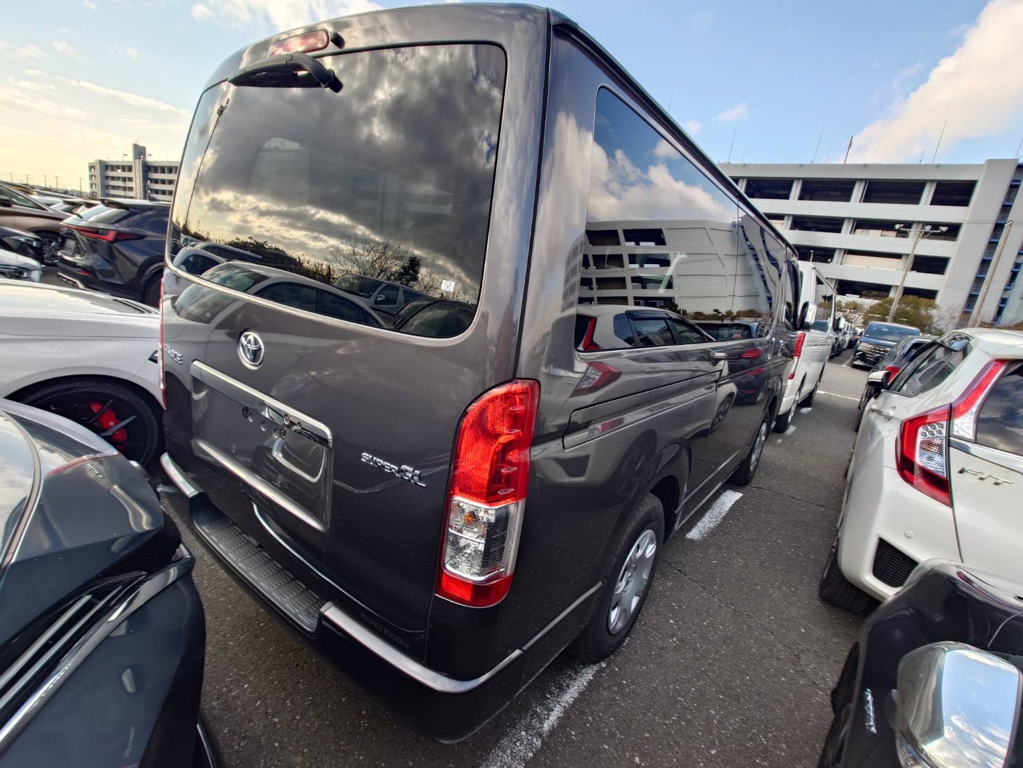 
								Reconditioned Toyota Hiace Super GL – 2020 full									