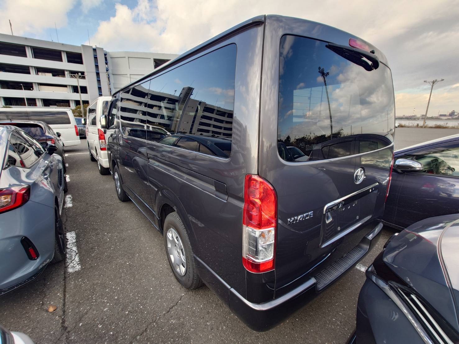 
								Reconditioned Toyota Hiace Super GL – 2020 full									