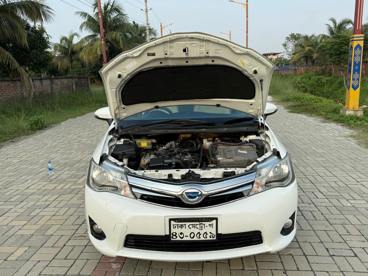
								Toyota Axio Hybrid full									