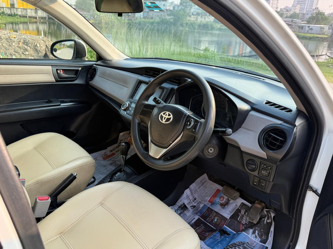
								Toyota Axio Hybrid full									