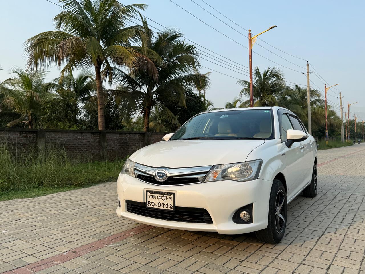 
								Toyota Axio Hybrid full									